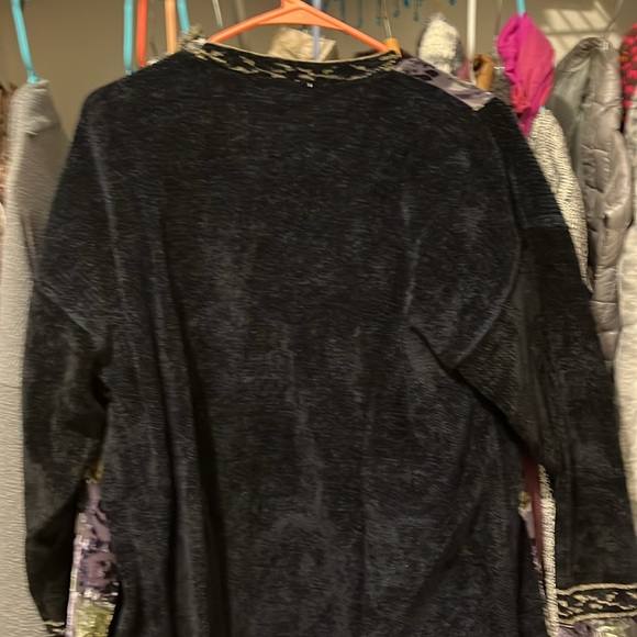 Periwinkle Brand Chenille Cardigan Abalone Shell Buttons NWT - Picture 6 of 6